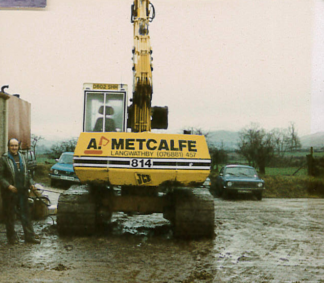 Metcalfe Plant Hire Old Photo of digger 5