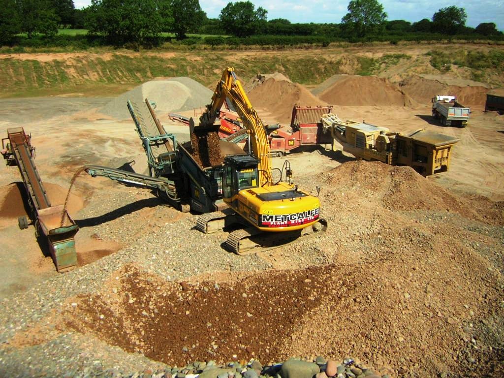 Metcalfe Plant Hire Recycled Aggregate Extraction