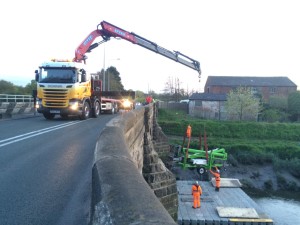 Lowering equipment on Bank Bridge pontoon